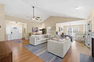 2707 Cherry Hills Dr, Champaign, IL 61822 - Photo 6