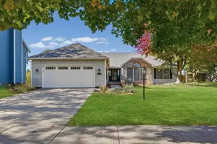 2707 Cherry Hills Dr, Champaign, IL 61822 - Photo 2