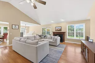 2707 Cherry Hills Dr, Champaign, IL 61822 - Photo 8