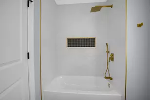 9356 S Manistee Ave, Chicago, IL 60617 - Photo 14
