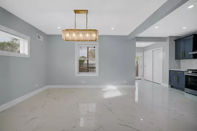 9356 S Manistee Avenue, Chicago, IL 60617 - Photo 8