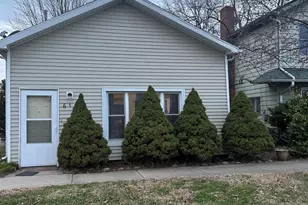 608 W Madison St, Ottawa, IL 61350 - Photo 2