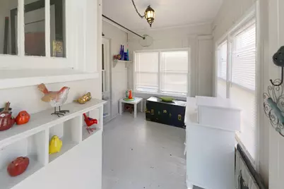 149 S Gladstone Avenue, Aurora, IL 60506 - Photo 2