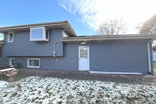 701 Terry Dr, Joliet, IL 60435 - Photo 4