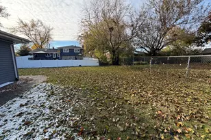 701 Terry Dr, Joliet, IL 60435 - Photo 6