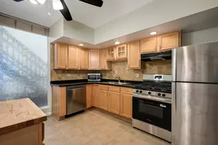 1244 W Race St, Chicago, IL 60642 - Photo 8