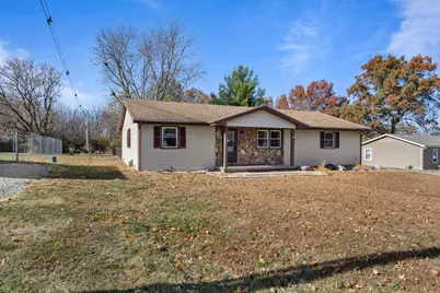 1201 Robin Road, Mahomet, IL 61853 - Photo 2