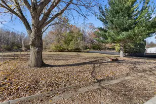 1201 Robin Rd, Mahomet, IL 61853 - Photo 32