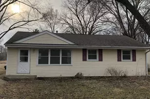 116 Pauline Ave, Crystal Lake, IL 60014 - Photo 1