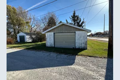 904 E Bridge Street, Streator, IL 61364 - Photo 16