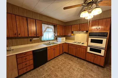 904 E Bridge Street, Streator, IL 61364 - Photo 4