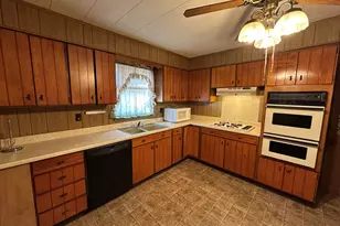 904 E Bridge St, Streator, IL 61364 - Photo 4