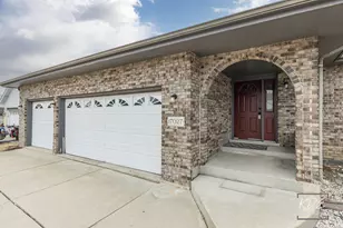 17027 Judy Ct, Oak Forest, IL 60452 - Photo 2