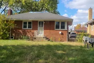 403 Clyde Ave, Calumet City, IL 60409 - Photo 2