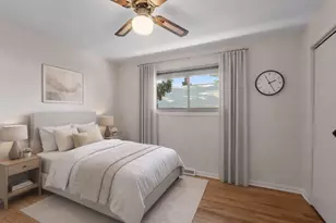 1042 W Central Rd, Mount Prospect, IL 60056 - Photo 8