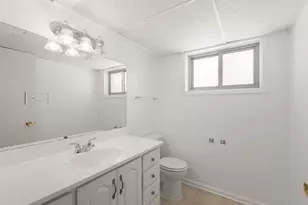 1042 W Central Rd, Mount Prospect, IL 60056 - Photo 12