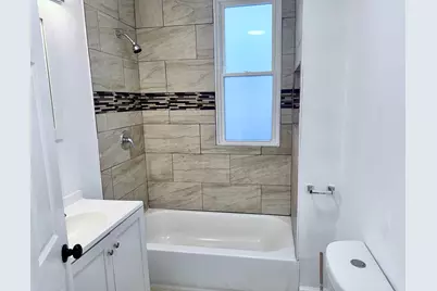 11581 S Lafayette Avenue, Chicago, IL 60628 - Photo 10