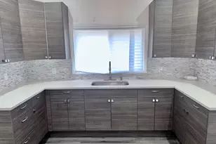 11581 S Lafayette Ave, Chicago, IL 60628 - Photo 12