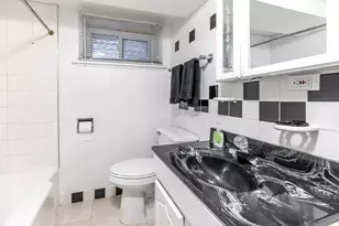 9400 S Calumet Ave, Chicago, IL 60619 - Photo 26