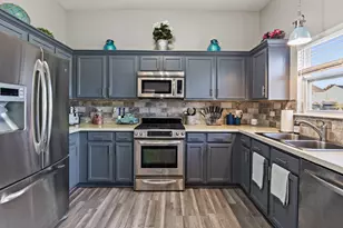 405 Shadow Wood Dr, Yorkville, IL 60560 - Photo 6