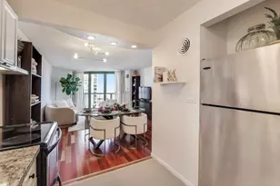 111 W Maple St, Chicago, IL 60610 - Photo 10