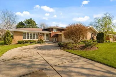 8209 Middlebury Avenue, Woodridge, IL 60517 - Photo 2