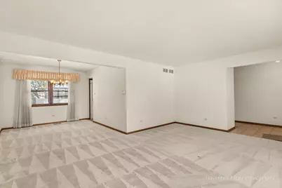 8209 Middlebury Avenue, Woodridge, IL 60517 - Photo 8