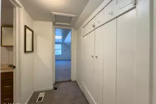 8S057 S Vine St, Burr Ridge, IL 60527 - Photo 24