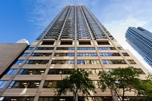 30 E Huron St, Chicago, IL 60611 - Photo 2