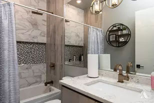 3914 S King Dr, Chicago, IL 60653 - Photo 14