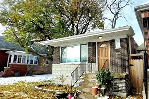 320 W 101st Pl, Chicago, IL 60628 - Photo 1