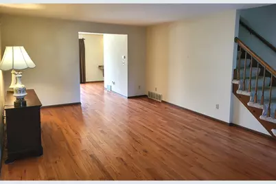 434 E Exchange Street #2, Sycamore, IL 60178 - Photo 2