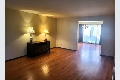 434 E Exchange Street #2, Sycamore, IL 60178 - Photo 4