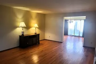 434 E Exchange St, Sycamore, IL 60178 - Photo 4