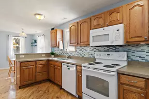 1155 S 5th St, Dekalb, IL 60115 - Photo 10