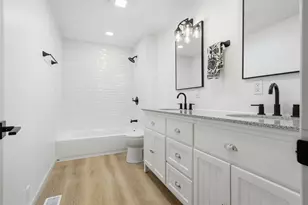 1006 S East St, Bloomington, IL 61701 - Photo 16