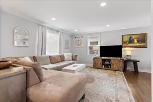 5542 N Osceola Ave, Chicago, IL 60656 - Photo 2