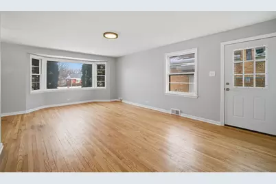 2091 Sherwin Avenue, Des Plaines, IL 60018 - Photo 2