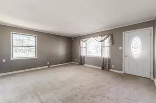 934 E Garden St, Dekalb, IL 60115 - Photo 10