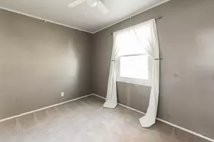 934 E Garden St, Dekalb, IL 60115 - Photo 18