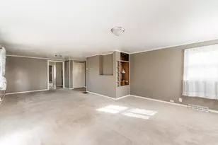 934 E Garden St, Dekalb, IL 60115 - Photo 14