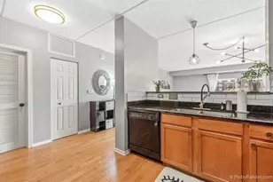 [Address not provided], Palatine, IL 60067 - Photo 4