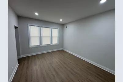 8626 S Burnham Avenue, Chicago, IL 60617 - Photo 8