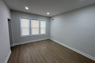 8626 S Burnham Ave, Chicago, IL 60617 - Photo 8