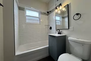 8626 S Burnham Ave, Chicago, IL 60617 - Photo 12