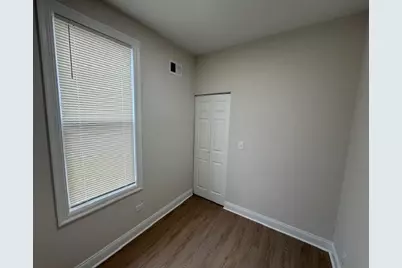 8626 S Burnham Avenue, Chicago, IL 60617 - Photo 10