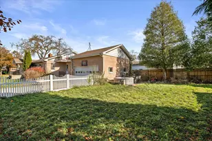 1060 Catherine St, Joliet, IL 60435 - Photo 14