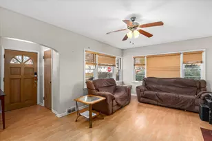 1060 Catherine St, Joliet, IL 60435 - Photo 4