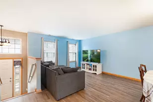 932 Clover Ln, Pingree Grove, IL 60140 - Photo 2