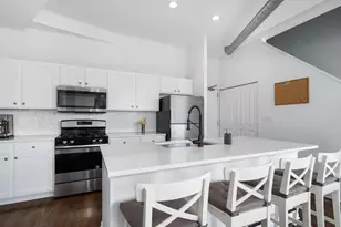 1645 W School St, Chicago, IL 60657 - Photo 10